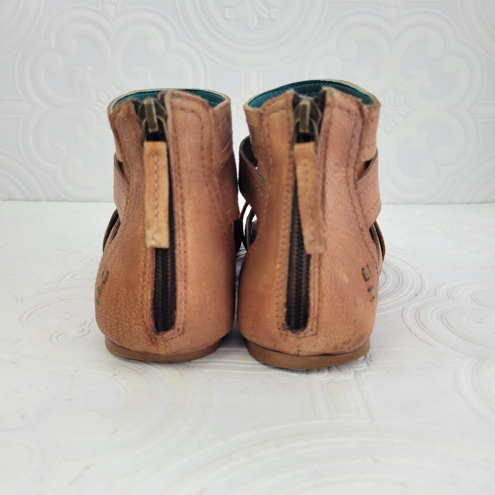Bed Stu Roan Womens Tan Leather Gladiator Caged Flat Sandals Back Zip Boho Sz 9? - Picture 9 of 16